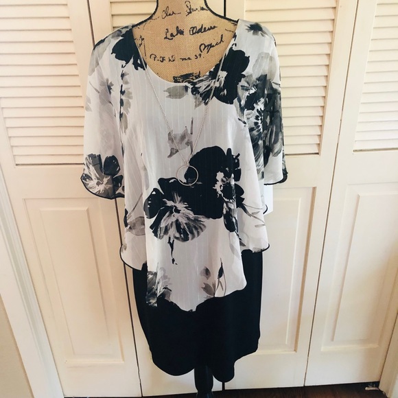 Enfocus Studio Dresses & Skirts - Pretty black shell dress with sheer top